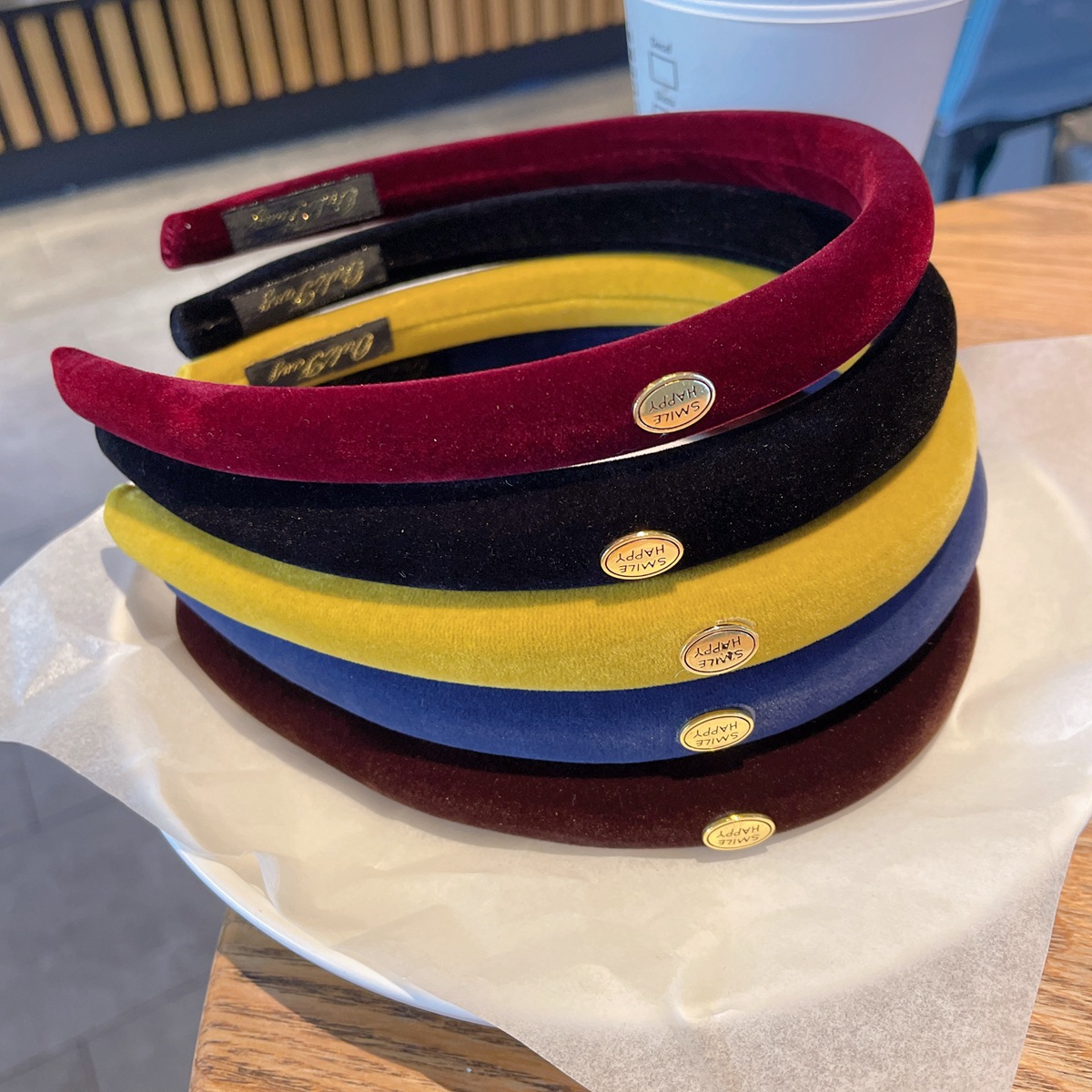The small gold label narrow version of the colorful velvet hairband is a new autumn and winter high top sponge headband and a versatile hairpin accessory pic 2