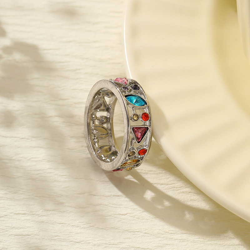 Yun Brocade, a popular European and American fashion geometric pattern hollowed-out diamond multi-color ring, exclusively for cross-border wholesale of women pic 4