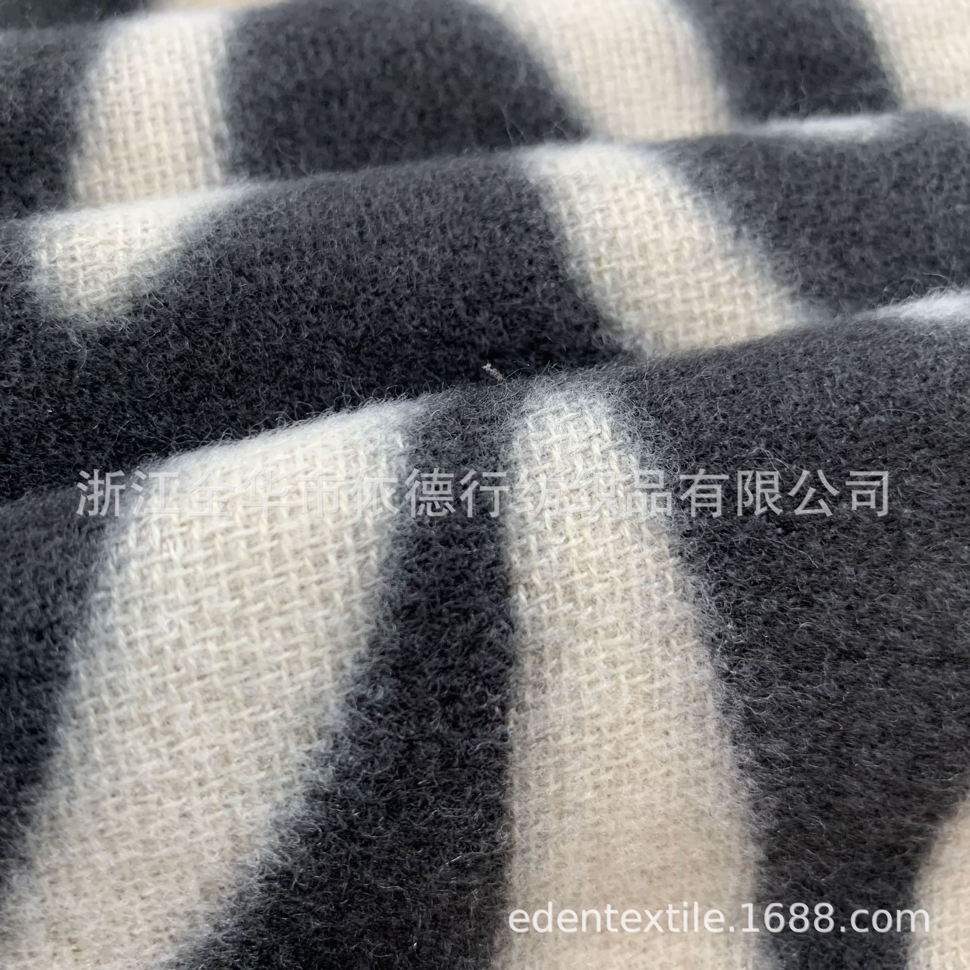 A zebra-patterned short beard scarf is a perfect match for women in autumn and winter. It features a thick, warm and trendy Korean-style faux cashmere scarf in a solid color pic 13