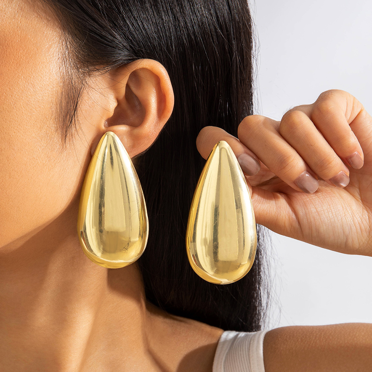 欧美跨境金色八字麻花大水滴铁质耳环设计感几何方形扭纹耳坠耳饰详情2