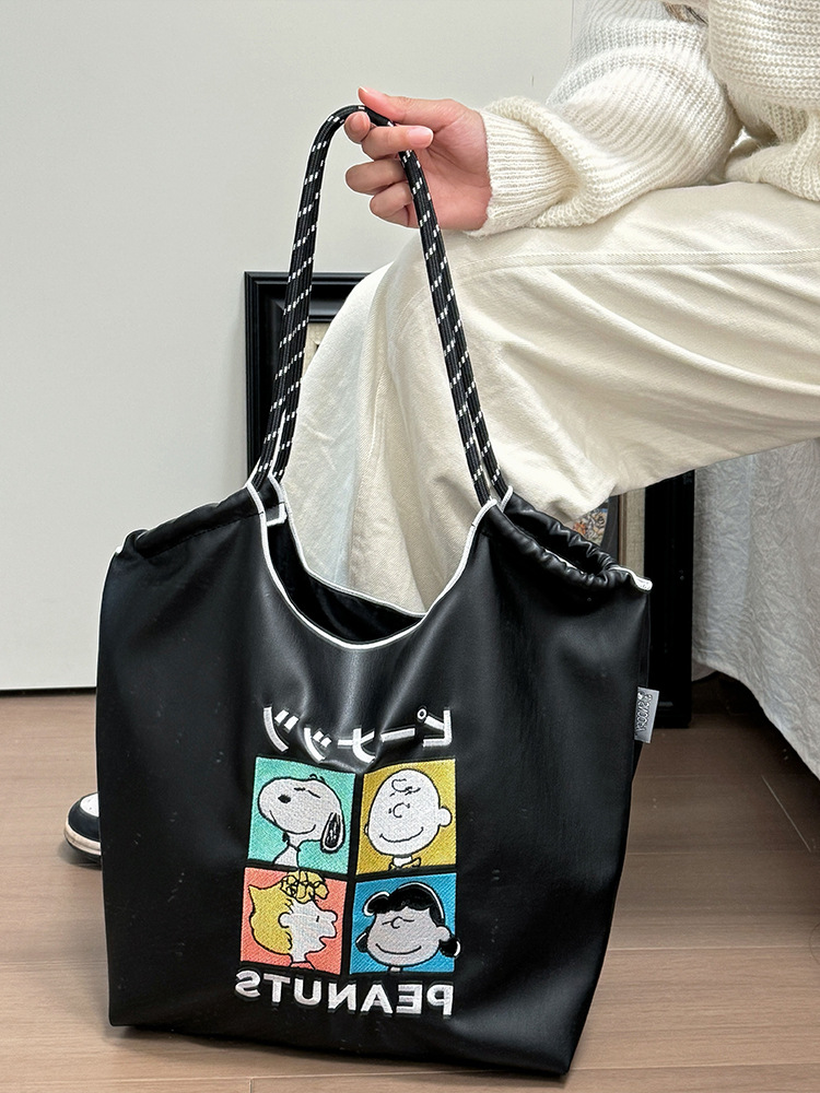 2025 nueva pu tote bolsa mujer gran capacidad negro un hombro crossbody bolsa snoopy cute bordado bolsa de compras pic 10