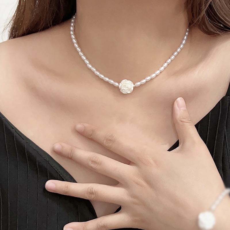 French retro double-layer pearl necklace, a light luxury, niche and high-end accessory for women, fashionable choker neck collarbone chain pic 21