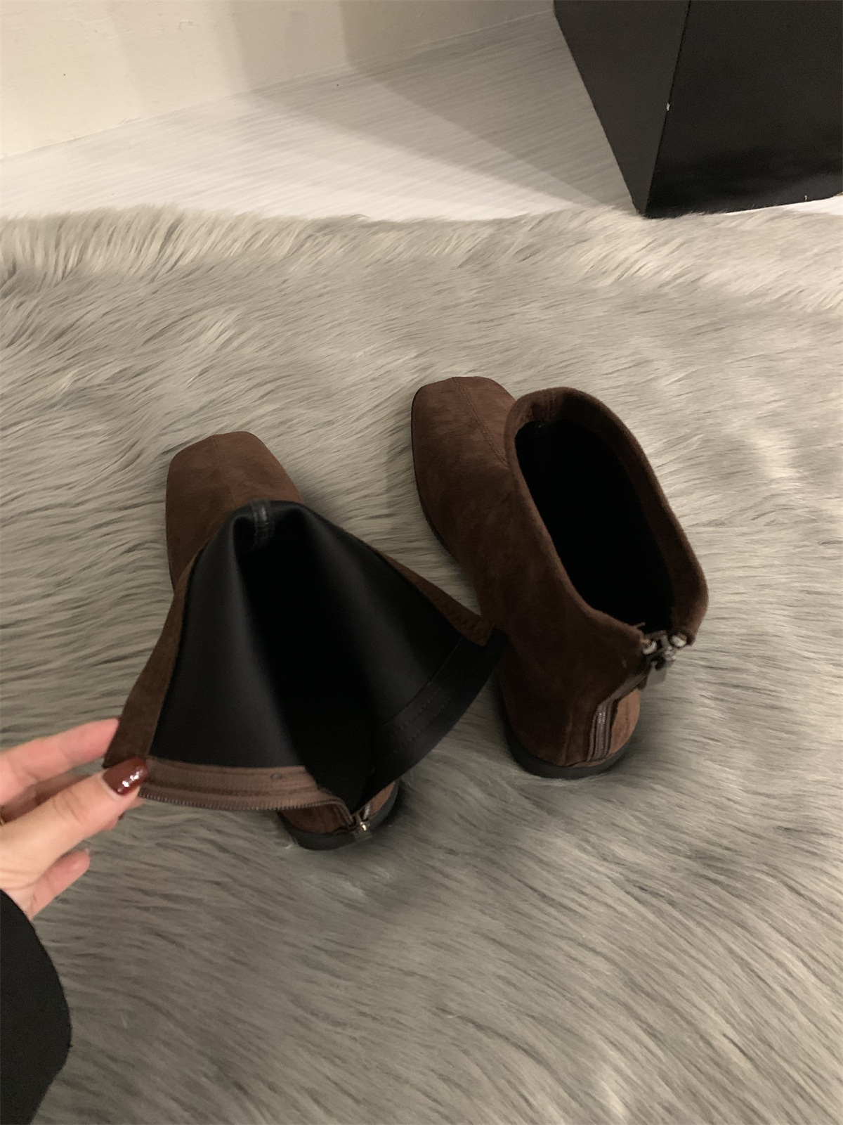 2024秋冬季新款极简软皮方头百搭低跟马丁靴女后拉链平底瘦瘦短靴详情24