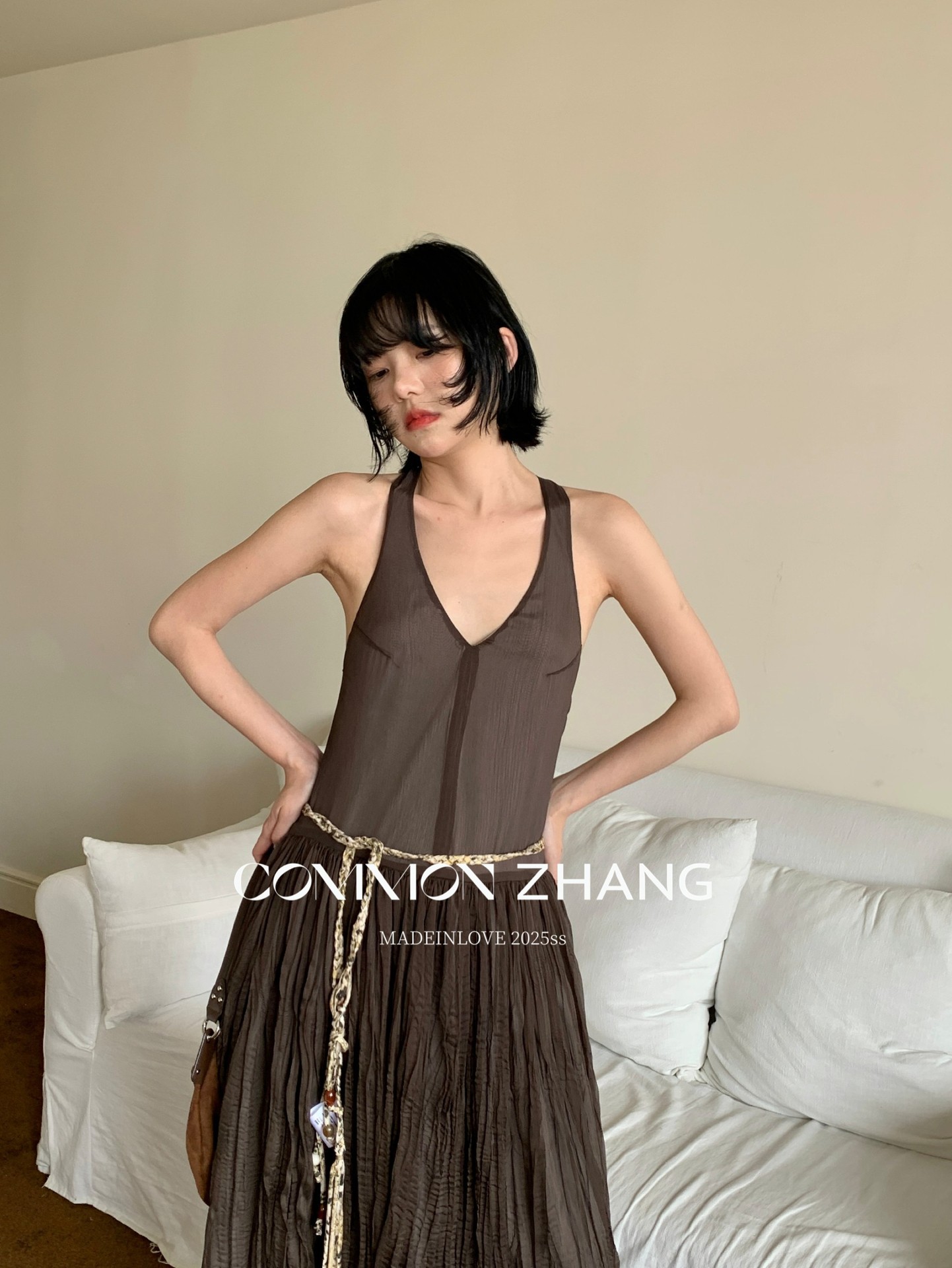 CZ ZHANG Mocha Mousse retro pleated V-neck dress Texture backless slightly transparent long dress B26987 pic 24