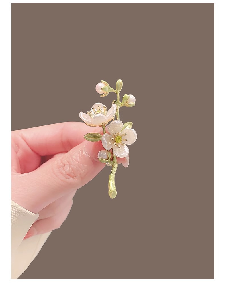 Artistic green jasmine brooch, plant flower pearl brooch, retro style suit, anti-glare clasp pin accessory pic 2