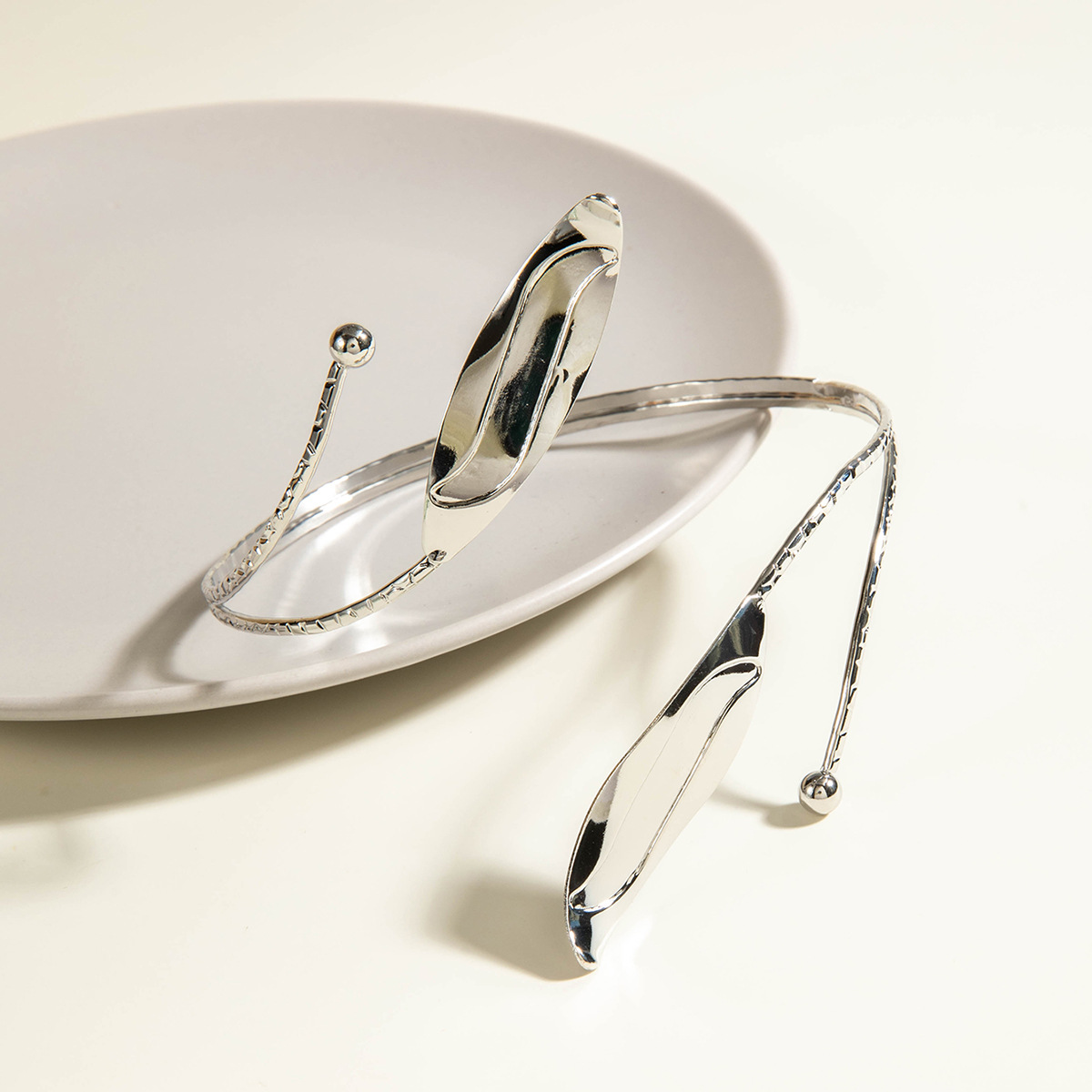 亚马逊跨境个性冷淡风海星手臂镯线条计感蝴蝶环形开口臂镯女详情37