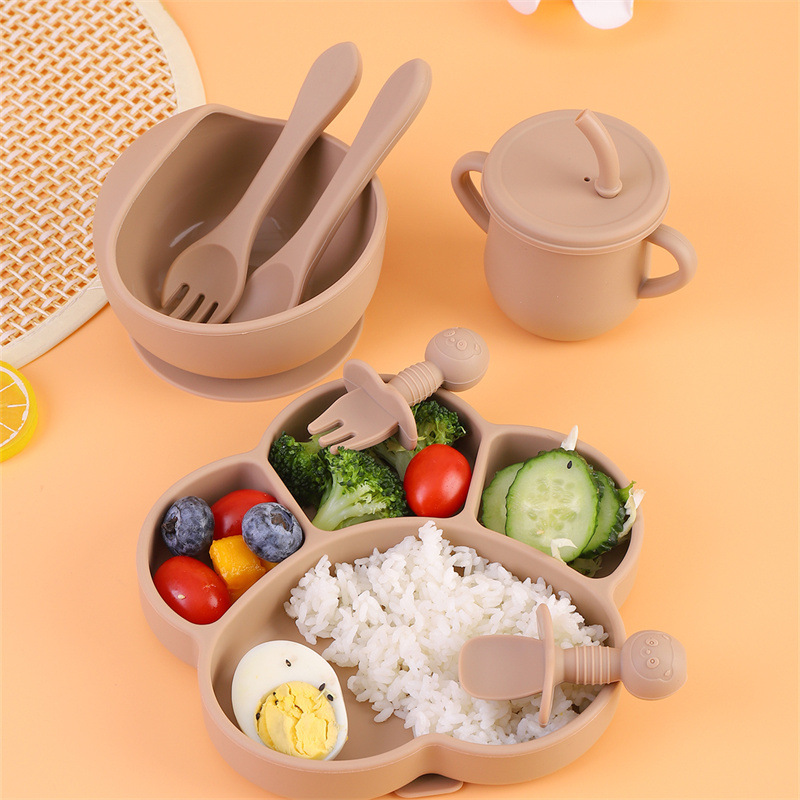 8件儿童硅胶餐盘吸盘式辅食碗勺叉子吸管零食杯子围兜宝宝餐具套详情4