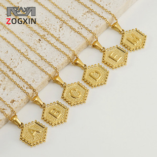 Cross-border bestseller: 26-letter heart-shaped shell necklace, a versatile stainless steel letter pendant for women with a European and American style pic 10