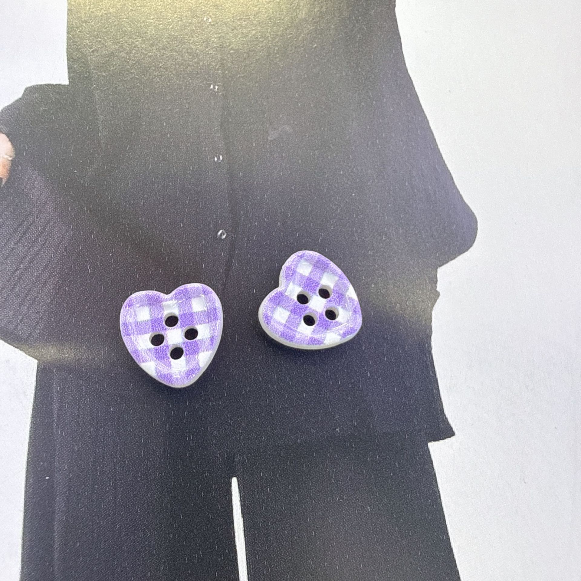 New summer ice-transparent checkered heart button diy handcrafted material clothing accessory button with four eyes pic 10