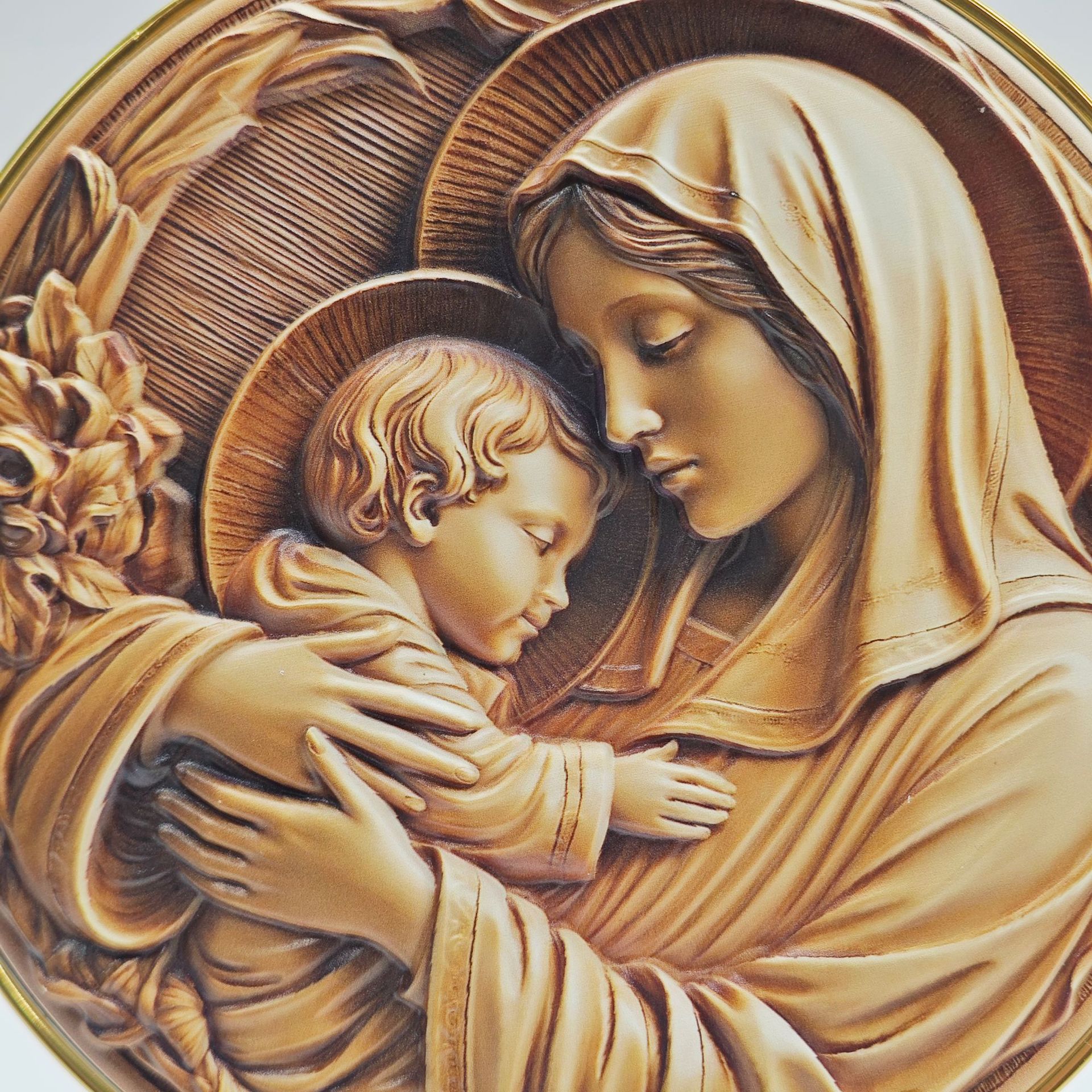 Religious art: Virgin Mary and Infant Jesus relief plate Buddha statue, Guan Gong statue, God of Wealth statue, Buddhist utensils, resin Buddha statue and deity statue pic 4