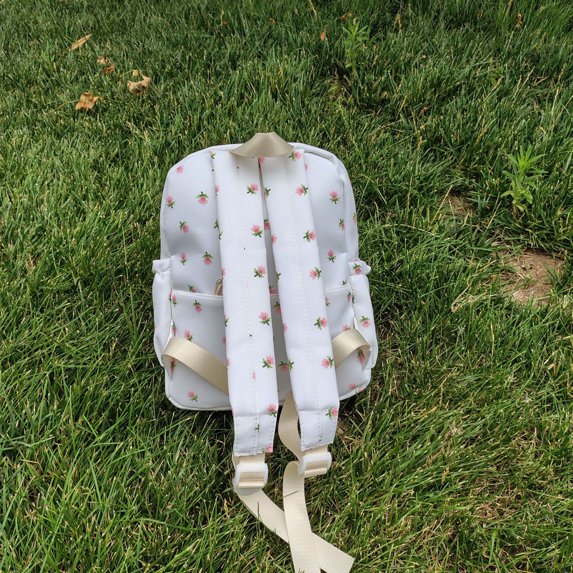 Small 2025 cross-border new style high appearance level artistic and casual primary school schoolbag, commuting and shopping small backpack pic 39