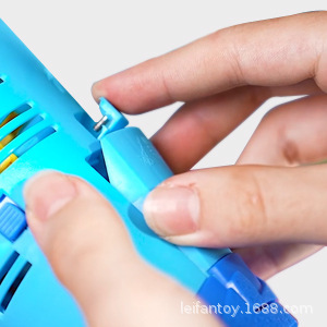 The new cross-border electric torch bubble machine features multi-hole fully automatic bubble blowing, colorful lights, music and handheld bubble sticks pic 6