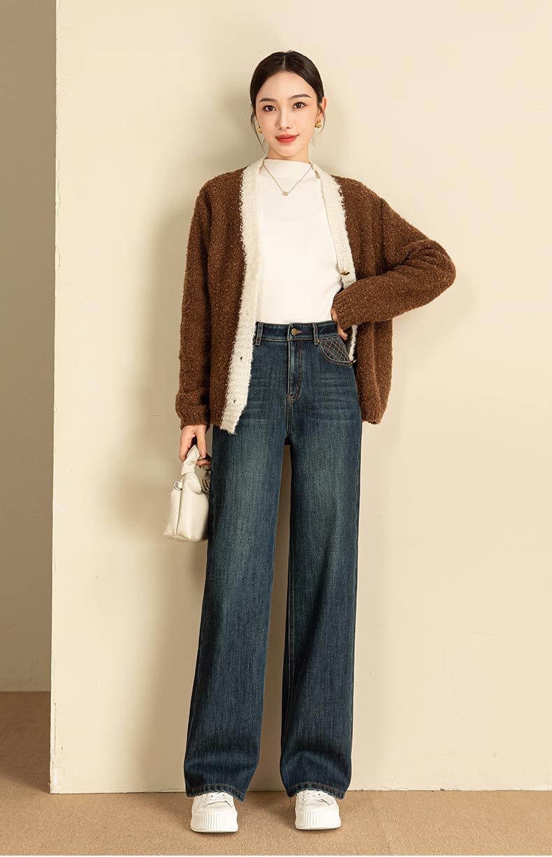 If you are going to clear out the embroidered wide-leg jeans for women in 2025, a retro slimming look for autumn and winter with fleece floor-length straight-leg pants 8061 pic 14