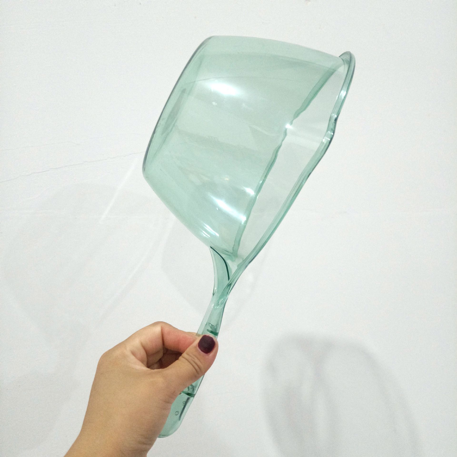 【 Zone 2-2 】 Crystal water spoon 200 yuan per box, 2 yuan store large water ladle, transparent plastic water ladle, water spoon, thickened plastic water spoon that is not easy to break, household kitchenware pic 4
