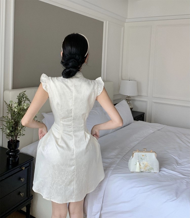 A new Chinese-style improved version of a high-end cheongsam dress and short skirt with a touch of elegance and charm pic 10
