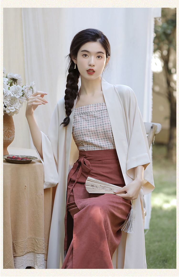 The new spring and summer Hanfu Song Dynasty dress is versatile and slimming. The improved Song Dynasty style halter three-piece set by Changgan Temple for women pic 47
