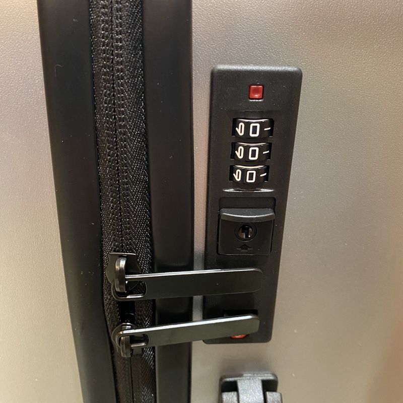 意大利耐用拉杆箱 万向轮潮流凹凸新款旅行箱 超轻外贸出口行李箱详情8