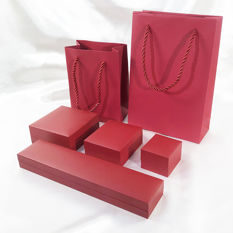 直角红色8538黄金珠宝首饰盒充皮纸包装盒戒指盒手链盒饰品盒批发详情5