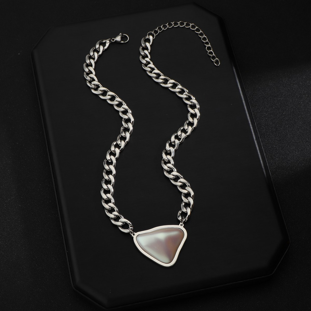 Cross-border supply, thick collarbone chain, heart-shaped gemstone necklace, pendant, European and American hip-hop street accessory factory direct sales pic 3