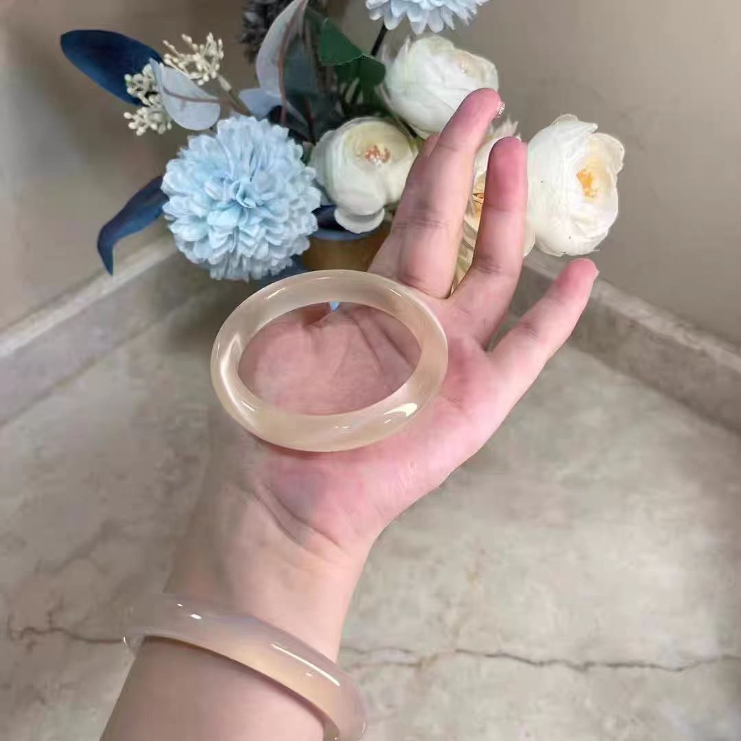 简约玛瑙手镯冰透玉髓镯子轻奢大方百搭款贵妃猫眼石送老婆礼物详情4