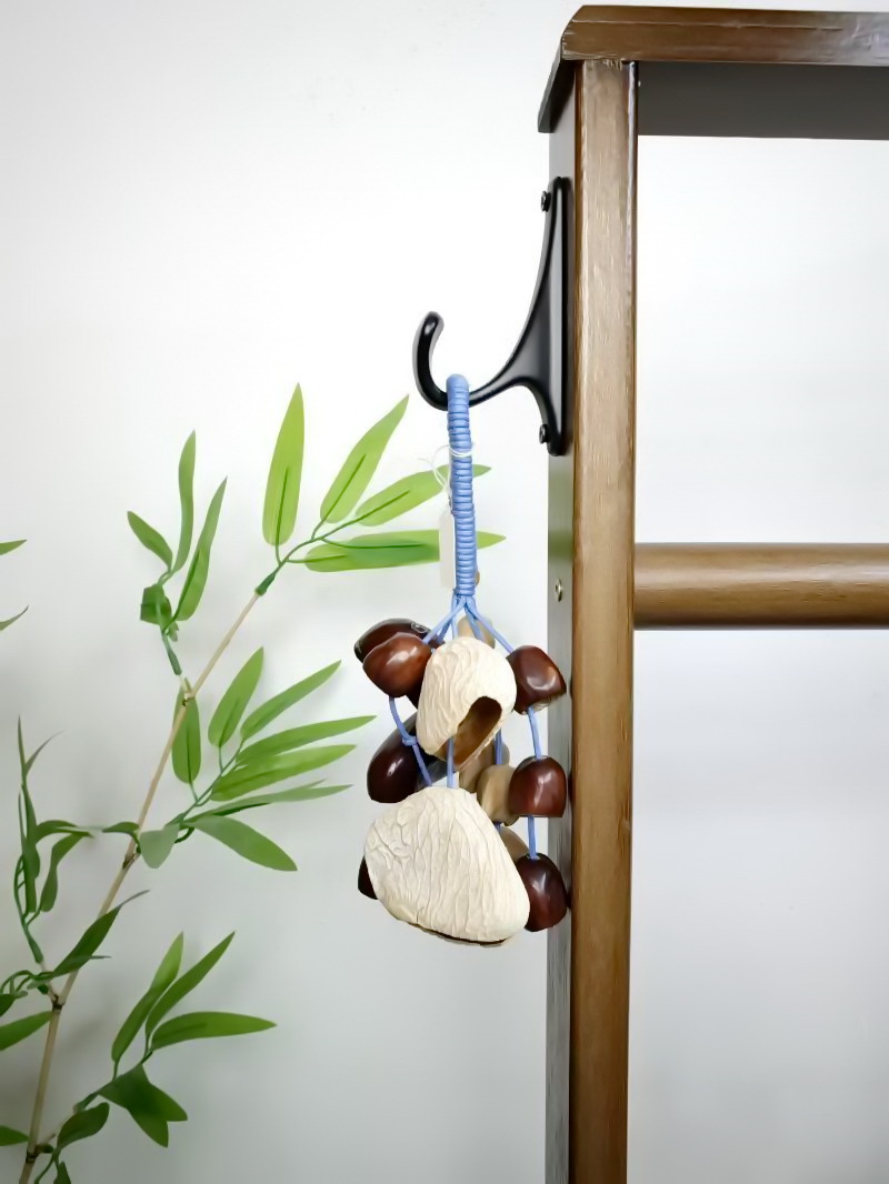 Fruit shell bell, hand-cranked bell, wind chime bag, handcrafted sound beam, bell pendant, wholesale from Indonesian black fruit shell factory pic 3