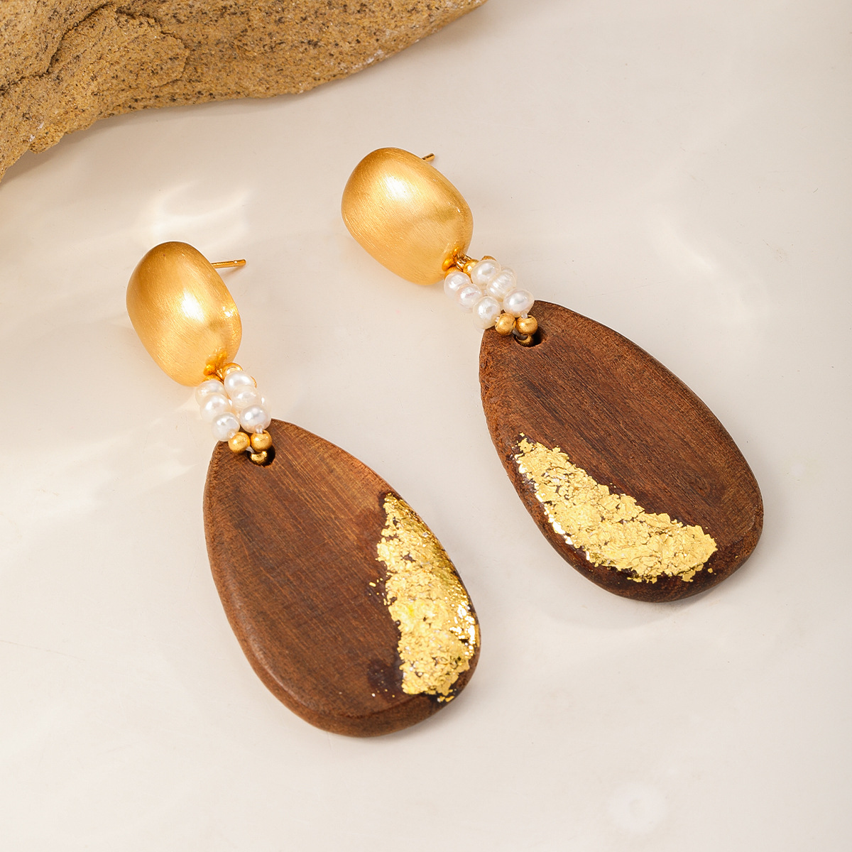 Fashionable zircon micro-inlaid rough earrings and earrings for women, simple and elegant earrings and accessories, trendy and versatile pic 11