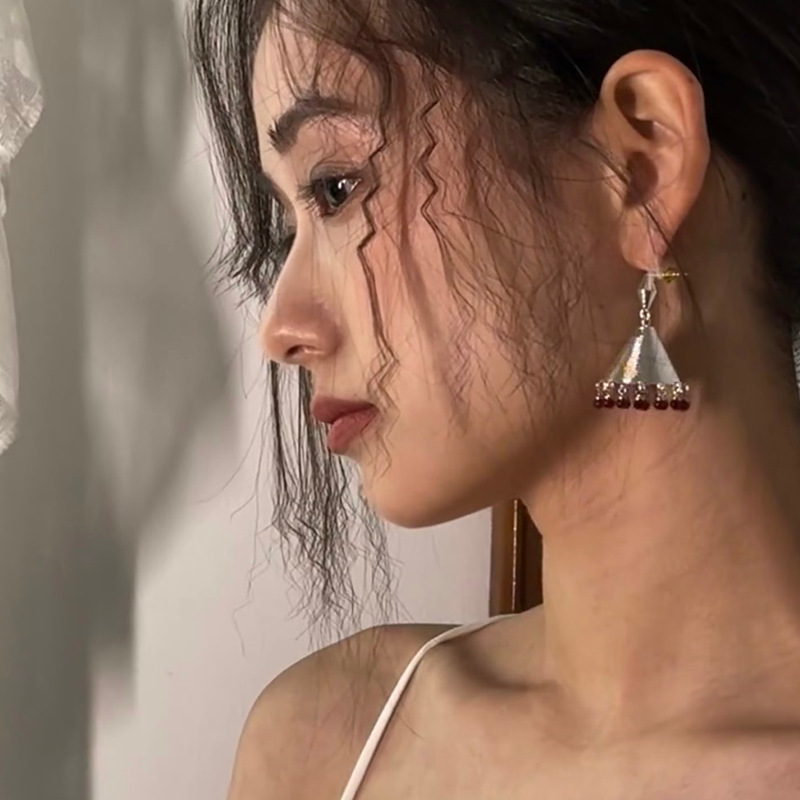 复古螺旋纹理石榴石耳环小众设计个性时尚耳饰轻奢高级感风铃耳坠详情8