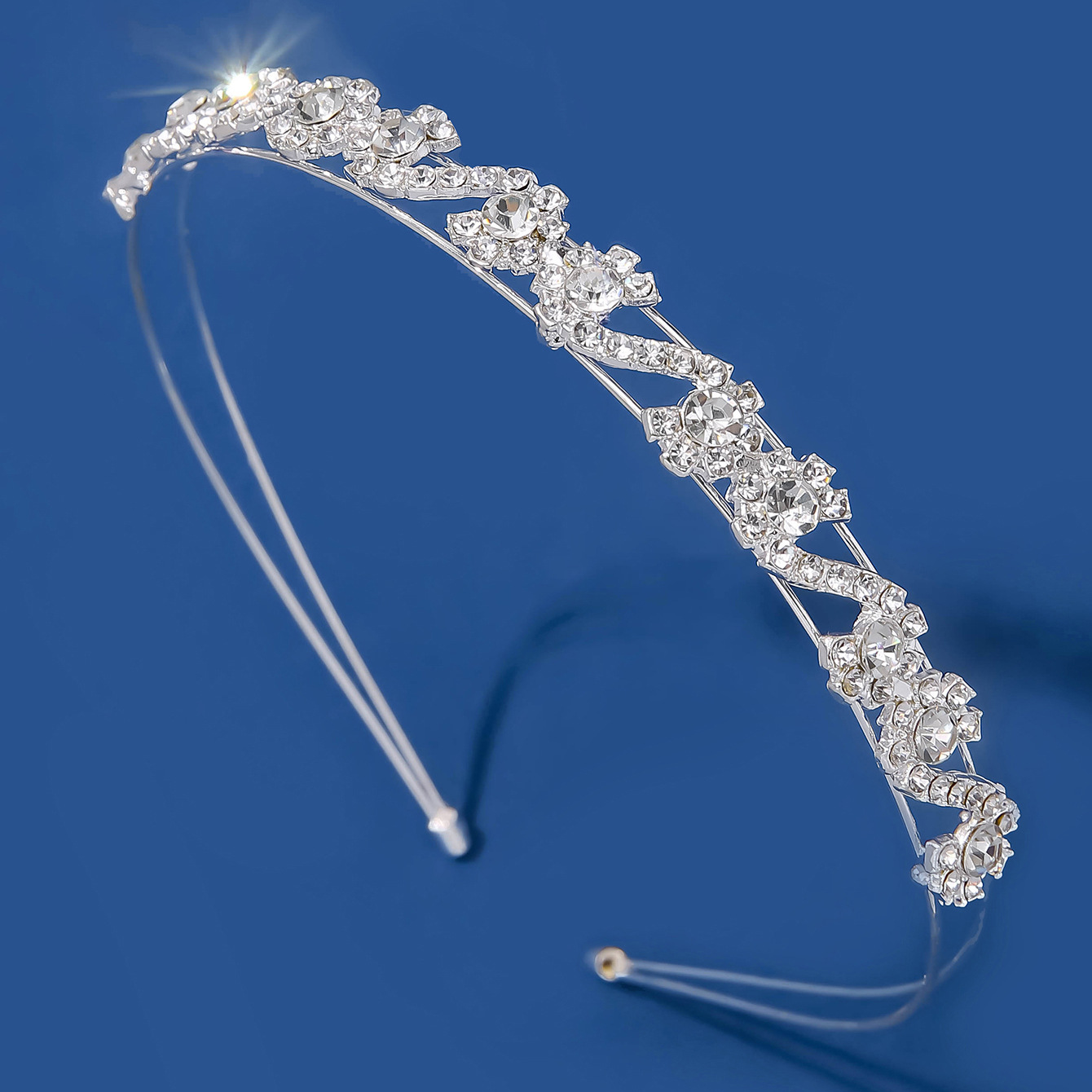 厂家直销新娘皇冠婚纱礼服头饰生日成人礼演出百搭水钻王冠发箍详情6