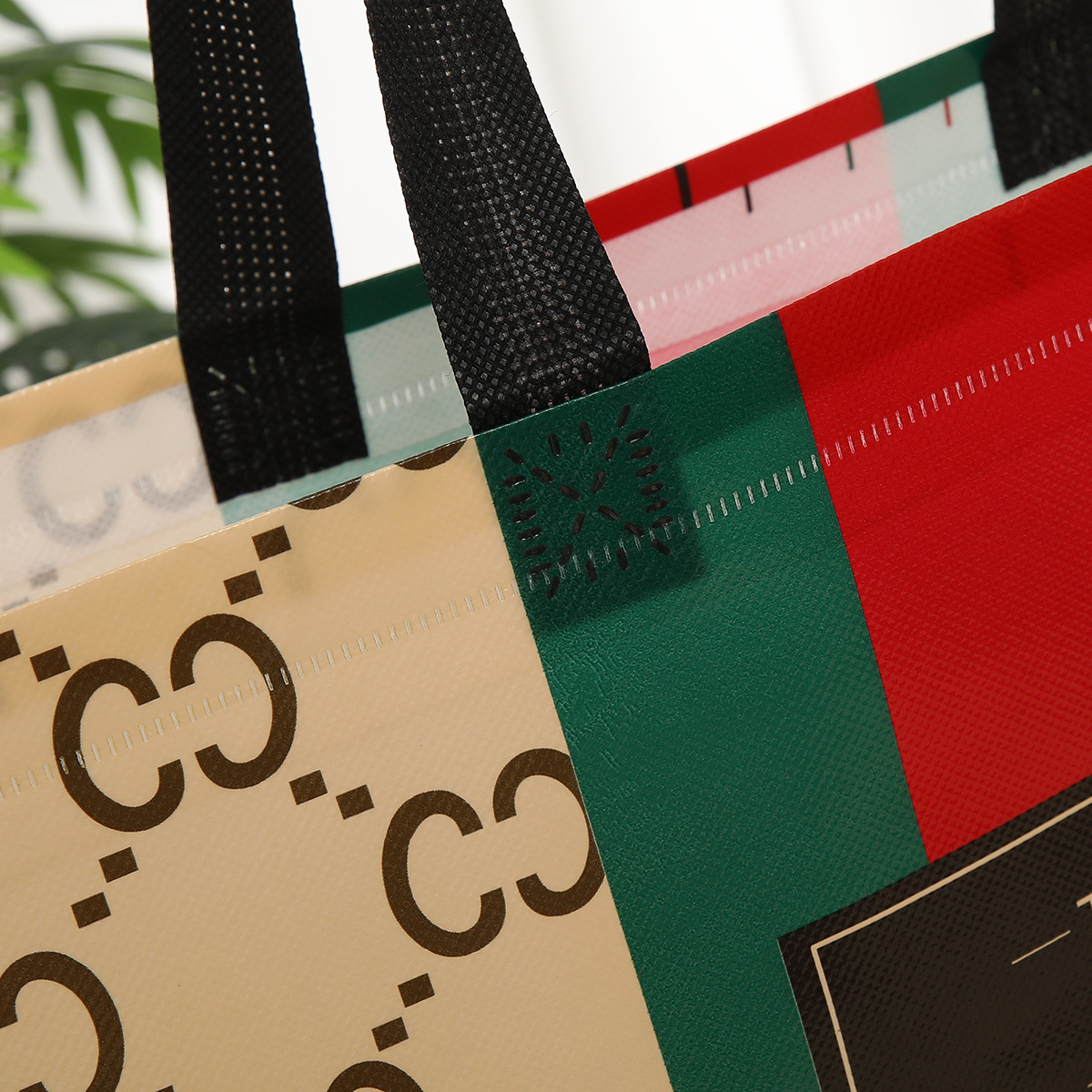 亚马逊跨境现货批发 圣诞时尚覆膜无纺布袋 购物手提袋 防水收纳袋 环保耐用详情23