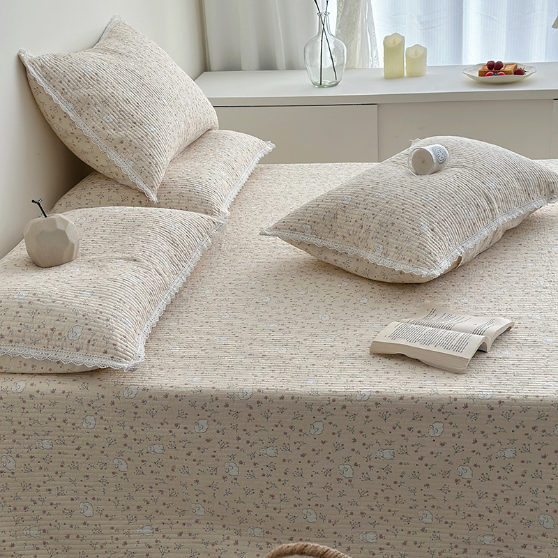 Lisa series, a three-piece set of all-cotton high-temperature sand-washed cotton bed cover, is skin-friendly, breathable and suitable for all seasons pic 2