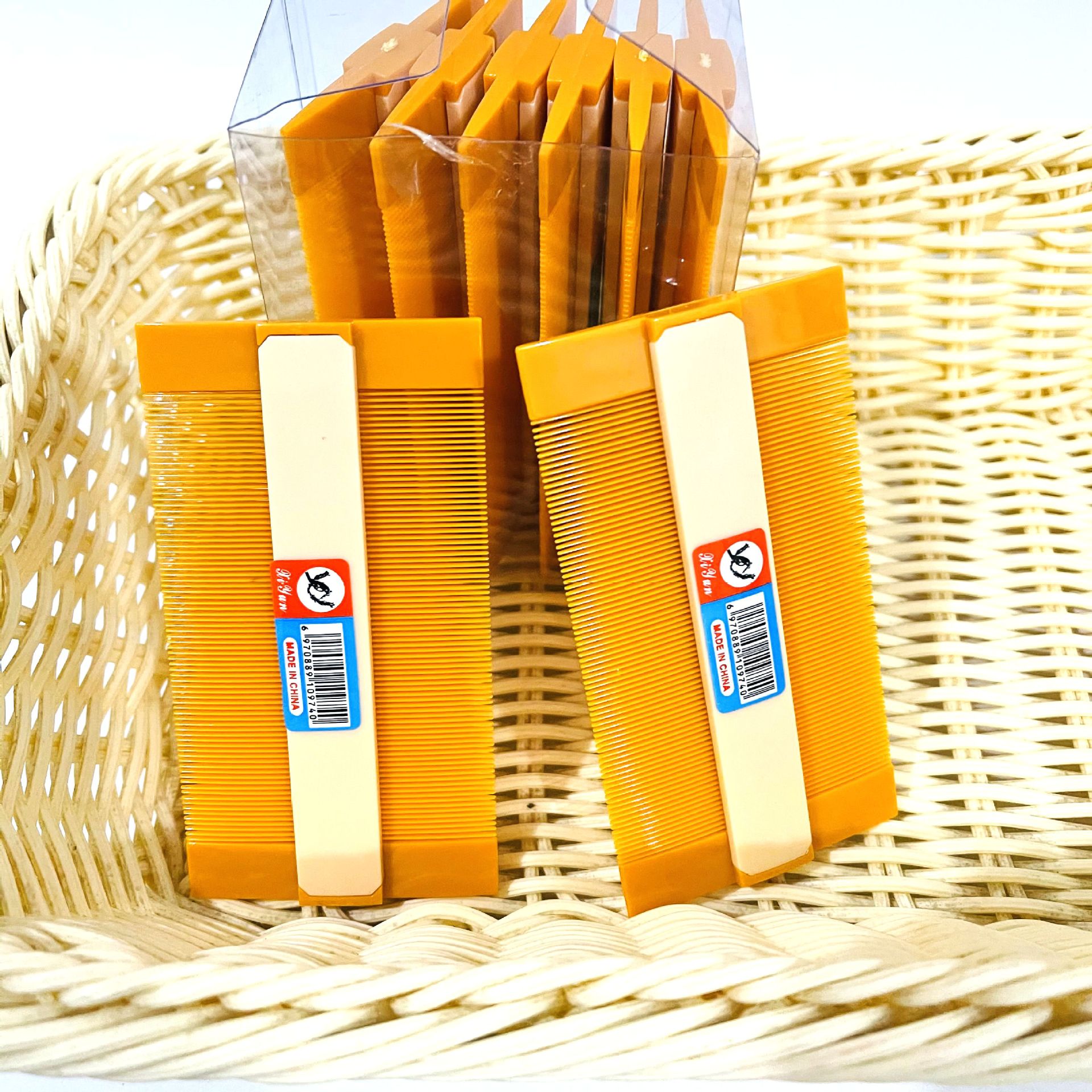 【 Zone 3-11 】【 Thickened Yellow Grates 】8/ box 1920/ box Plastic Large grates Plastic grates for scalp lice removal Comb Double-sided grates wholesale at one yuan store pic 5