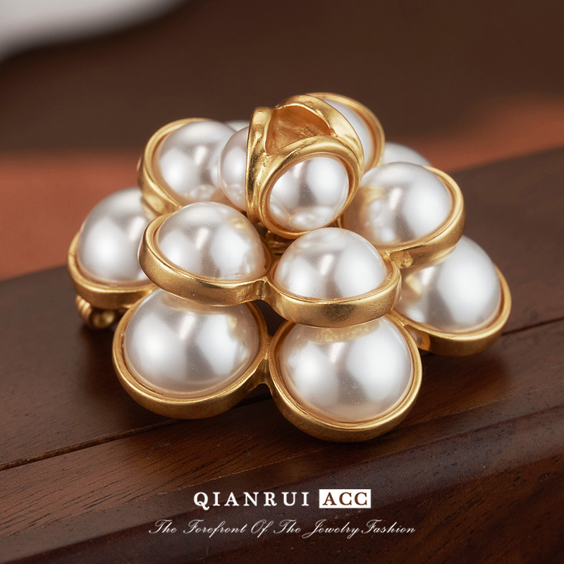 The new 2023 camellia brooch, chanel-style suit, brooch, belt buckle, hat decoration, silk scarf buckle, light luxury style pic 22