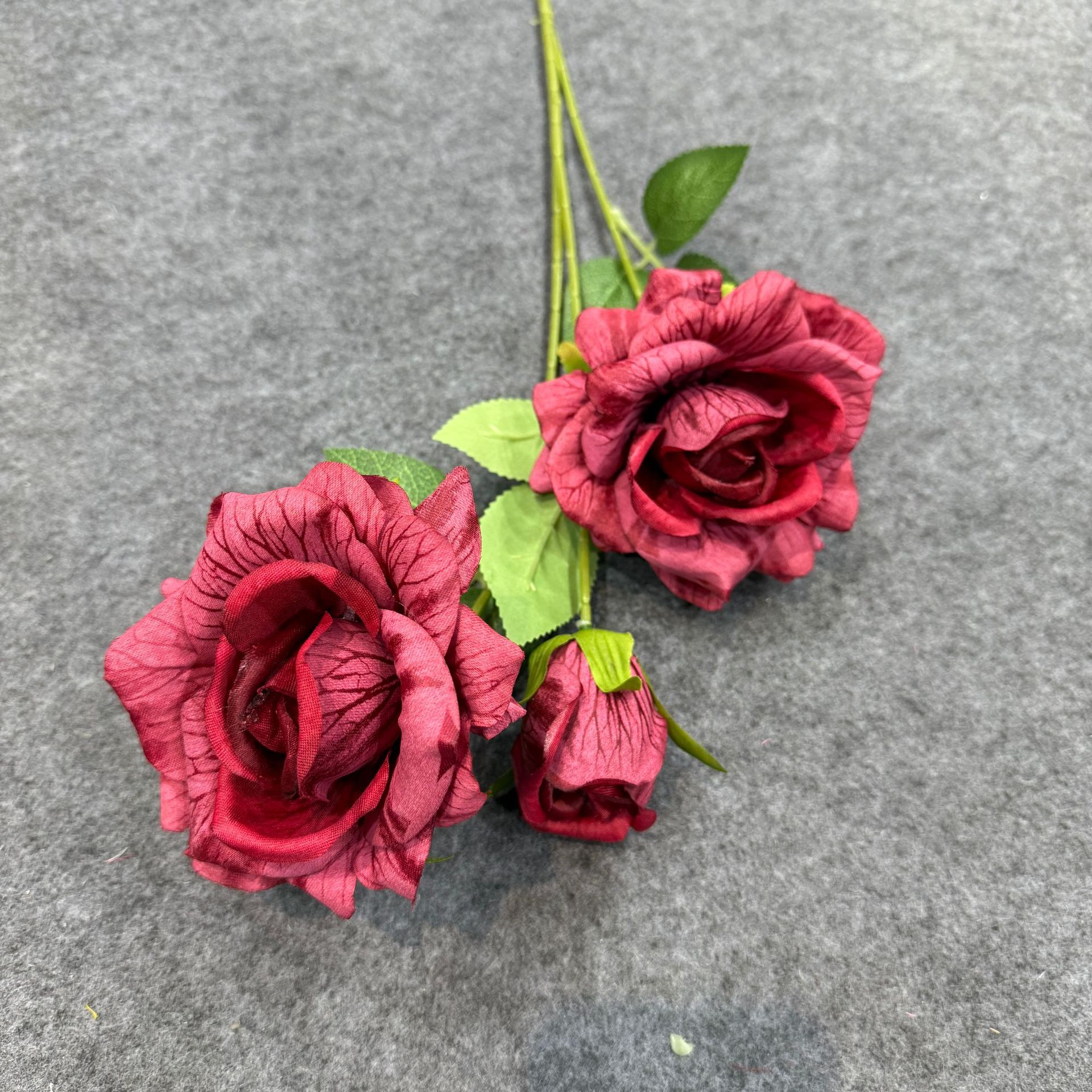 3头彩印亚纹大玫瑰花仿真花婚庆装饰插花玫瑰仿真花钻石玫假花详情13