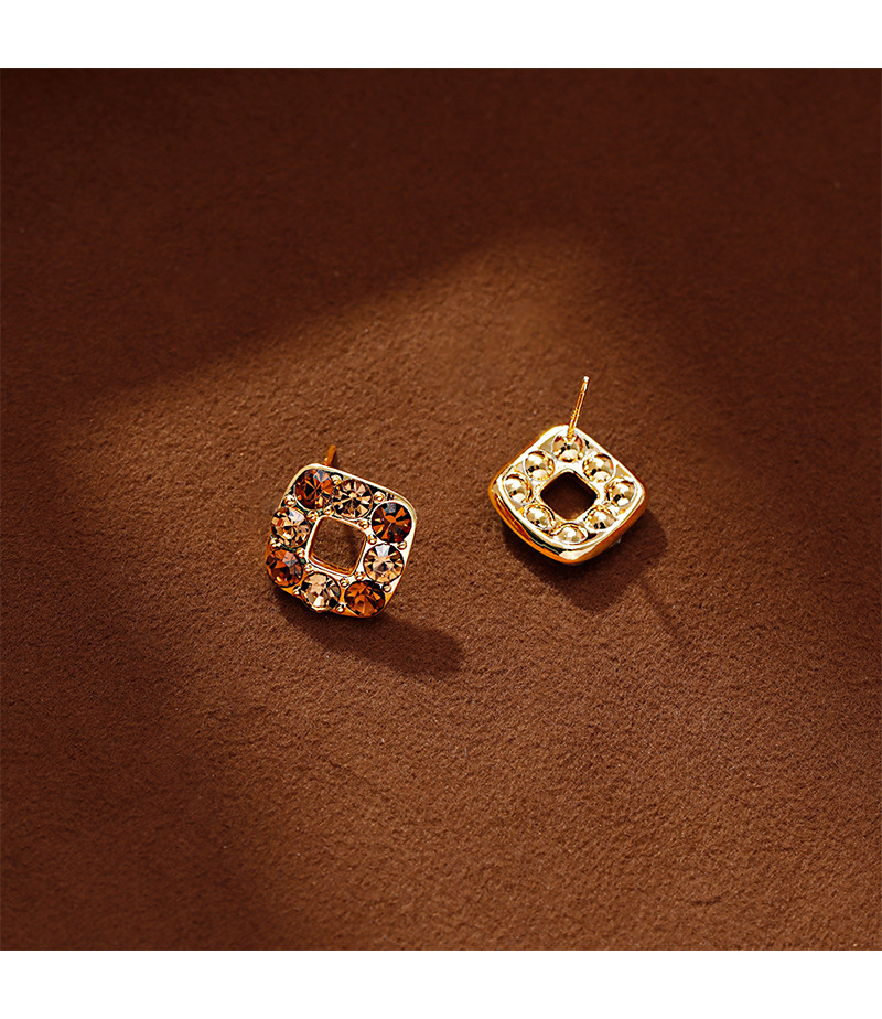 Hyacinth925 silver needle retro Hong Kong-style small stud earrings, niche design, commuting caramel-colored square earrings, elegant earrings pic 8