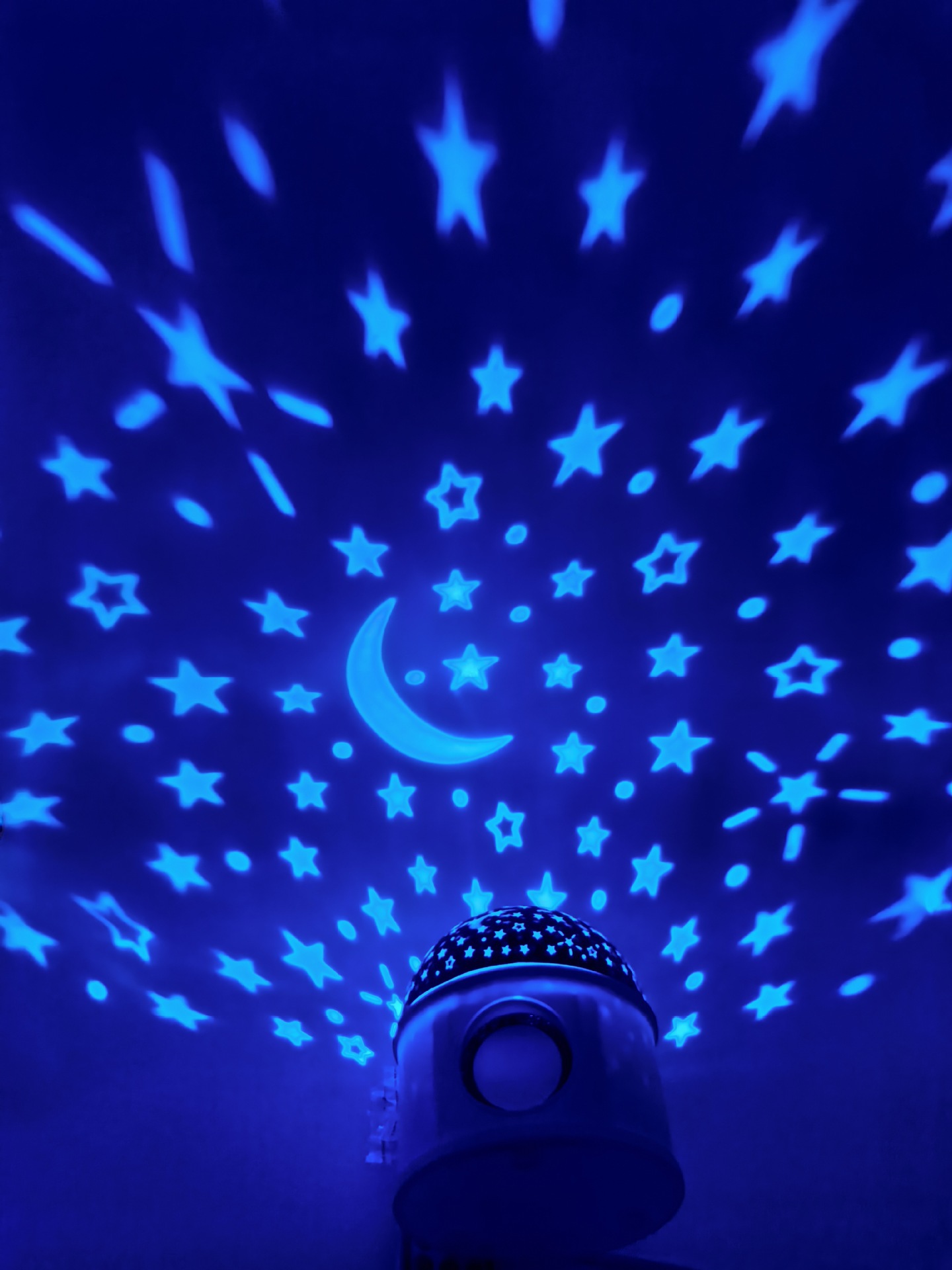 七彩旋转灯小夜灯闪光灯房间蹦迪氛围灯爆闪舞台装饰灯蓝牙音响灯详情12