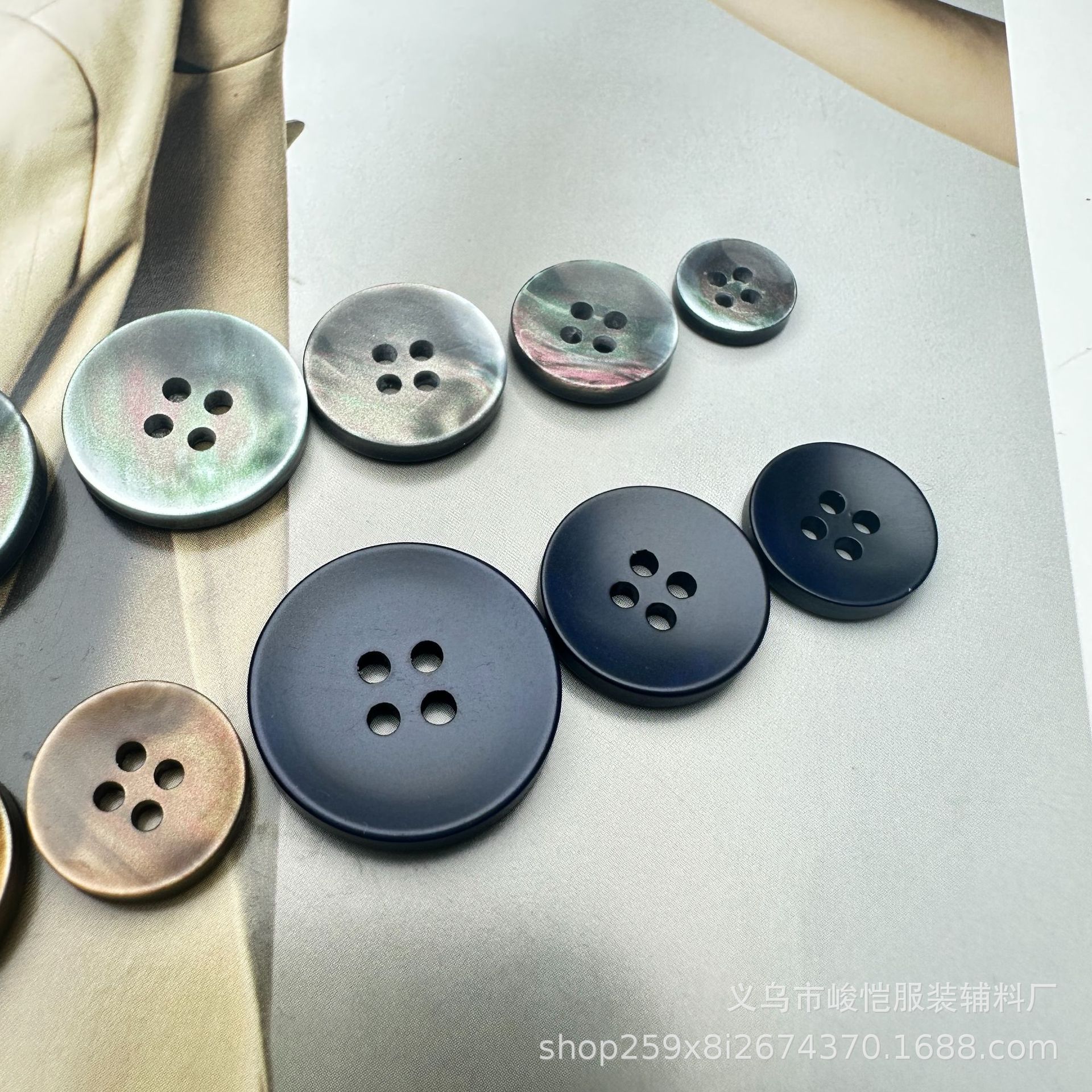 双圈黑色浅咖深咖真牛角扣高档西服大衣风衣四眼扣现货供应详情8