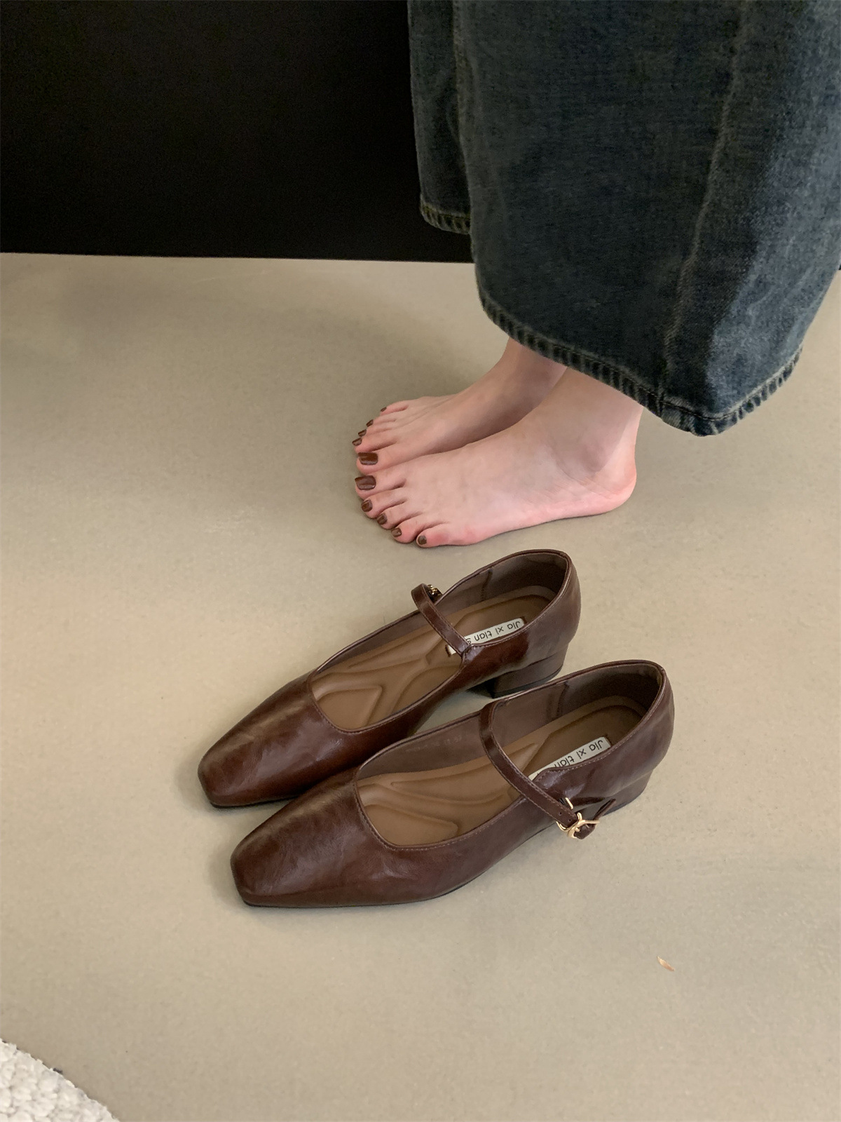 法式晚风气质通勤单鞋女2025新款秋季韩版仙女粗跟玛丽珍小皮鞋子详情5