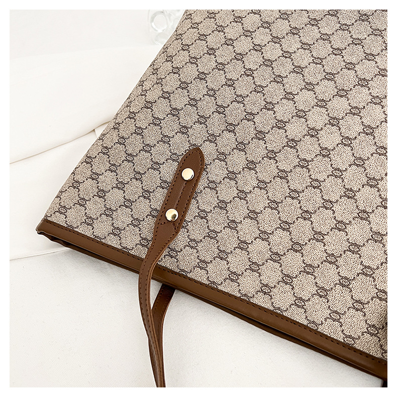 A simple and fashionable large-capacity bag for women in 2025, a trendy six-year tote bag for women, a large-capacity single-shoulder bag for commuting pic 40