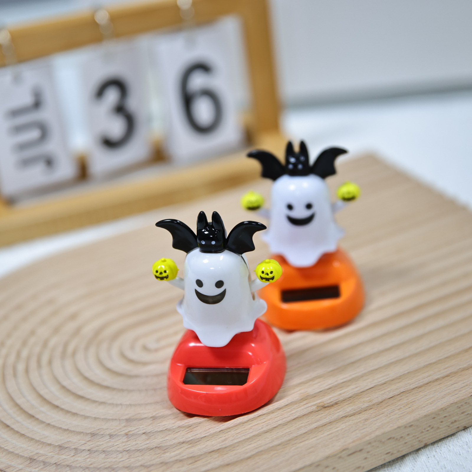 Factory direct sales of Halloween ghost car solar figurines, solar rocker, ghost Festival ghost figurines pic 12