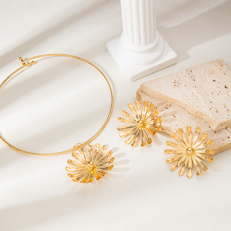 跨境欧美夸张ins风立体花朵项链耳环套装金属风个性女士首饰套装详情2