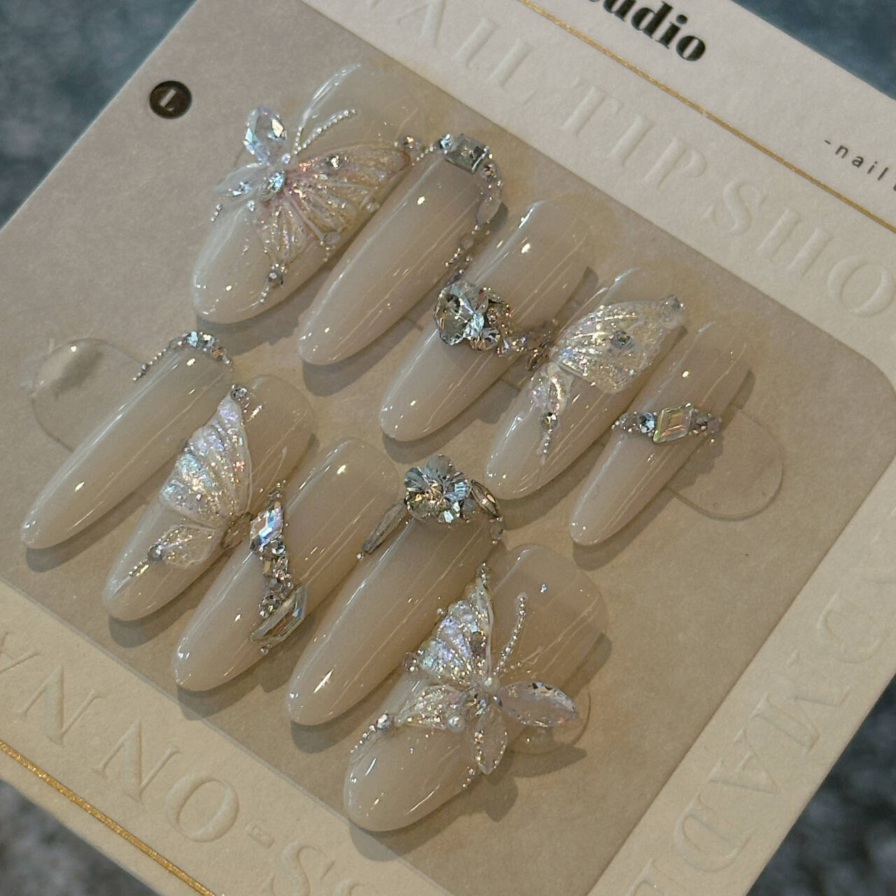 Nai Xi [Original] Pure handcrafted wearing, European and American fairy-like high-end light luxury three-dimensional relief butterfly super-bright zircon pic 1