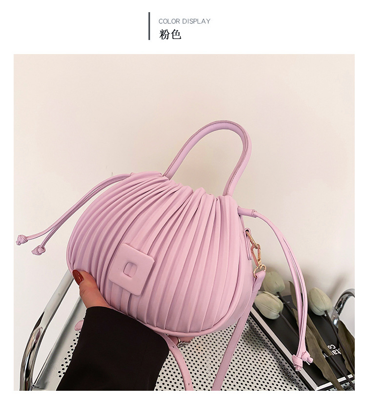 褶皱口袋包包女包2024新款跨境抽带水桶手提时尚潮流质感单肩斜挎详情4