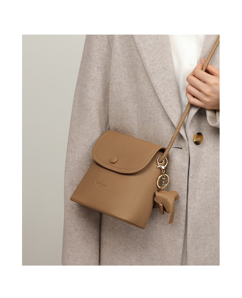 包包女士2024新款女包斜挎水桶包小包单肩百搭高级感手机包详情7
