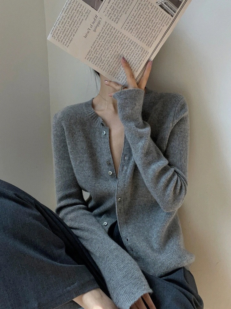 ~ Su LAN wool knitted sweater for women in autumn and winter, V-neck long-sleeved cardigan, small coat, Merino wool sweater pic 3