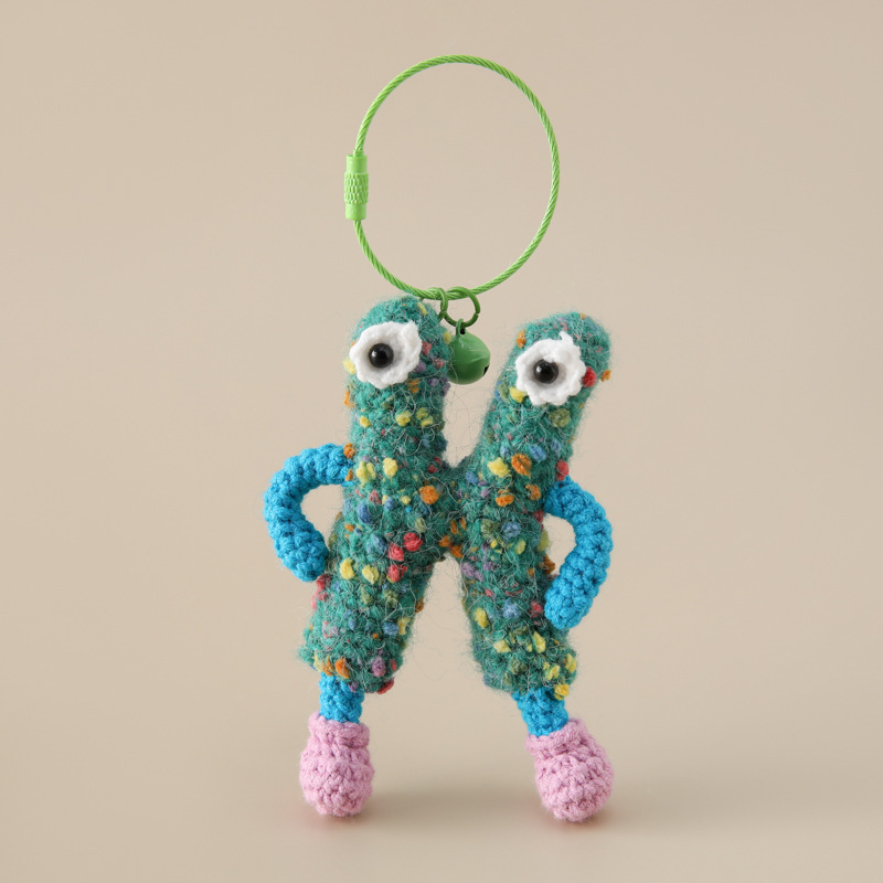 课堂知识创意学生英文字母毛线钥匙扣26个字母挂件手混线包包挂饰详情12