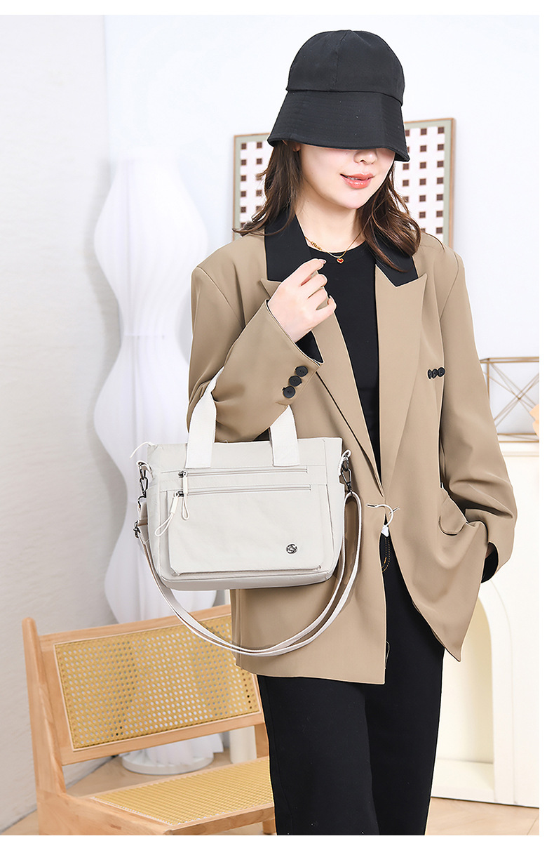 新款韩版单肩包简约潮搭斜挎包轻盈靓丽休闲包都市风尼龙手提女包详情20