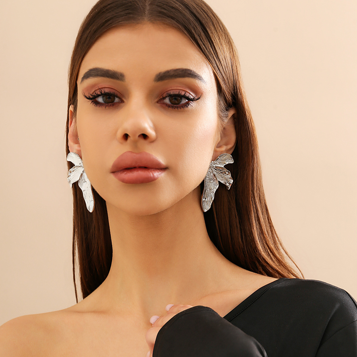 European and American cross-border accessories retro cold style leaf stud earrings fashionable design sense metal flower earrings earrings pic 4