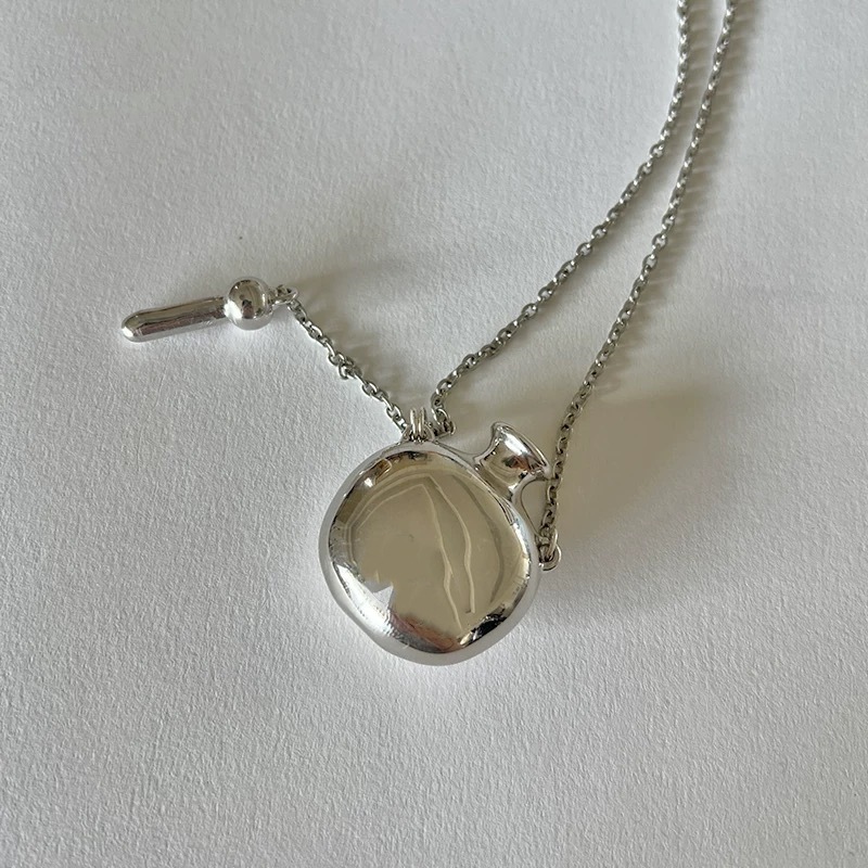 PIC生命之水酒神项链 冬季新款轻奢精致高级感亮面酒壶长款毛衣链详情4