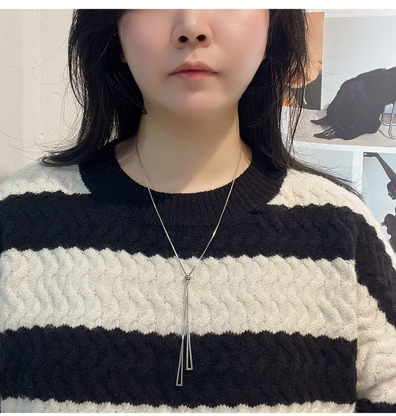 钛钢三角项链女抽拉可调节气质高级感毛衣链小众不掉色锁骨链配饰详情3
