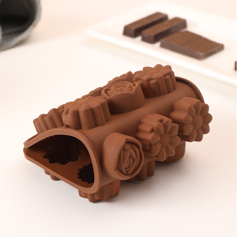 Silicone chocolate mold, candy mold, creative ice cube tray, three-flower type handmade soap mold, cartoon cake baking decoration pic 2